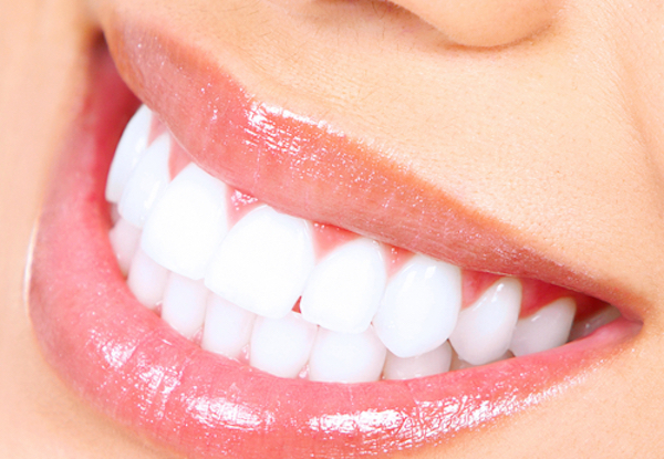 Carie: scoperta la molecola che protegge i denti